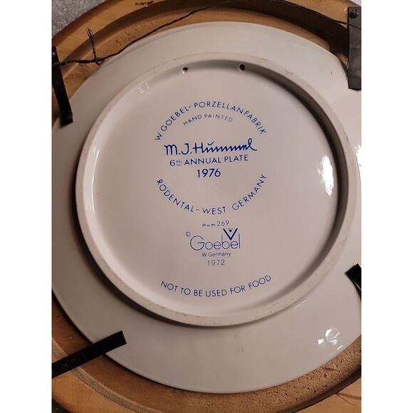 Vintage MJ Hummel 1976 annual plate - 6th edition - Picture 5 of 7